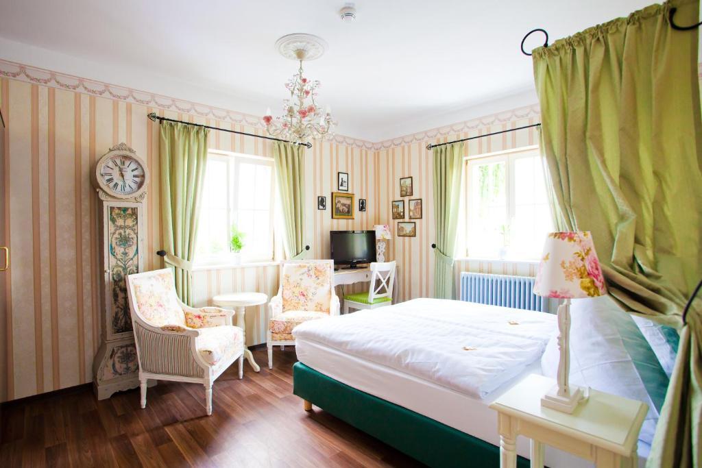 Gastwirtschaft & Hotel Hallescher Anger ناومبورغ الغرفة الصورة